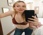 dakota fanning mirror selfie topless in a bra.jpg from 10 dakota fanning braless nipples see through jpg