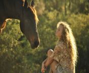 curly brown hair girl horse favim com 266914.jpg from hors girlbf in