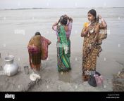 munshigonj bangladesh 9th sep 2014 people taking bath in the river e788cb.jpg from open bath bangladeshi village