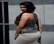 d3e65be714f98c0a3944d0cc9264a06a.jpg from hot pakistani shows her assets to her online fans