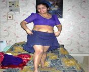 tamil aunty raising petticoat 230001.jpg from desi peticot