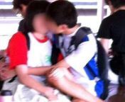 aksi bersahaja budak sekolah bercium ketika tunggu bas 2.jpg from budak sekolah ber