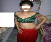 marwari bhabhi stripping off saree showing awesome cleavage and chaddi pics 1.jpg from sexy bhabhi stripped off her saree