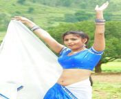 actress saira banu removing saree and shoving boobs hot pics 6.jpg from indian removing saree show bra ass