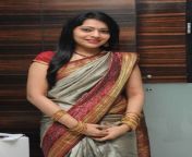 tv anchor ramya long hair hip navel show in saree 28129.jpg from tv anchor ramya nudees