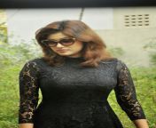 tamil actress oviya in seeni movie stills 7.jpg from tamil actress oviya hot sexeon sex ragini mms2 bathkareena kapoor xxx porns v