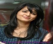 indian celebrity medium length hairstyles anushka shetty layered hairstyle with bangs 4.jpg from long hair indian xvideo com boudi