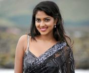 smiling photo of amala paul in saree.jpg from tamil actre amala paul xxxx images
