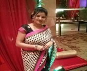 indian hottest aunties in saree bold photos 1.jpg from indian aunty pull up saree and sowing her