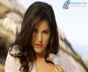 sunny leone hot white.jpg from sunny leone avi sex xxxxx video vergin crying because of bledding blood