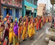 s kalash yatra devoti gayatri pariwar puting their head walk distance to promote there fait feelings 168781057.jpg from rajasthani peticot