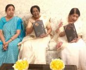 lata mangeshkar while showing the book didi aur main in 2019.jpg from didi aur main