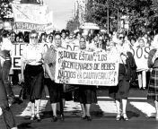 un grupo de abuelas de la llamada marcha de abuelas y madres en la plaza de mayo 1982.jpg from porno con dominicana abuelas de 68 aÃ±o