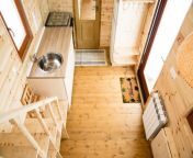 nimme tiny house eingang kueche 1068x712.jpg from nimme