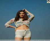 isha anand sharma revealing her peeping assets in these hot photos4.jpg from isha sharma nude petite desi babe