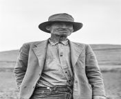 man person black and white field farm photography vintage male portrait hat clothing historic monochrome jacket old man farmer gentleman photograph memories history photo shoot vintage photos monochrome photography old photos human positions 625433.jpg from retro old man s