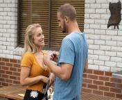 neighbours 3 roxy willis kyle canning baby news8 1648218495.jpg from zima anderson neighbours