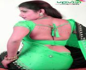 27d9cf52b4f30e7210e8f1da6906dcd9.jpg from indian bhabhi saree blouse big boobs
