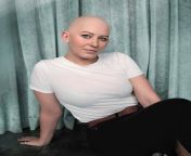 2fce12a9e5becd86c4b0f41346271014.jpg from smooth bald pussy