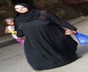 dc954d6656ba90c9218a6dede0592170.jpg from muslim aunty remove burka and press milk tanks