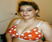 d2e7fa03797c7caacda99aa2833550fc.jpg from desi housewife jyoti exposed during oil massage on choot