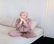 c043025b9cc930f8505f9e1e68d309f8.jpg from hijab virgin sister sleep