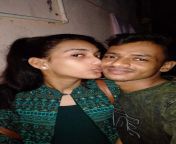 51cc22a27bc3690548a671b6e99ab0d7.jpg from desi lover kissing selfie