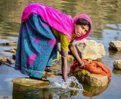 9ae51e7c22c28f1a9db013521e76d6ff.jpg from desi indian village washing clothes by showing assgla
