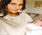 308eb18900000578 0no pictures mummy sam faiers looks flawless as she cradles shym 3 1453727336194.jpg from kalig xxx shi mom son