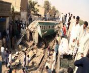 pay passenger trains collided head on in karachi killing at least 17 passengers.jpg from pakistani scandal video in train room