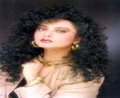 9rekha is looking mind bogglingly sexy in this pic.jpg from rekha nange