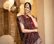 young indian woman wearing sari 23 2149400872.jpg from desi aunty free indian