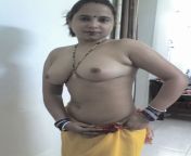 gujrati housewife nude posing for husband005.jpg from desi nude gujrati