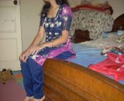 5035788893 fed53ac8d9.jpg from indian aunty working in bedroom