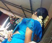 7500688120 5af9f89e59 c.jpg from aunty in side view in saree