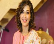 sonali bendre in a pink kurta by anavila with floral dupatta gold chain bangles featured 1920x1080.jpg from pooja gaureonali bendra