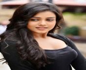 1469195421 bollywood actress in black dress 700x1105.jpg from hindi heroin sexy photo