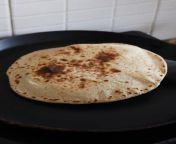 image of inflated roti chapatti cooking in kitchen non stick frying pan wholewheat atta flour jpgs612x612w0k20c2kp0qjgz qgu vxpkr2yo2k8du1nrr4vzr4whhc44se from downloads desi roti hui ka