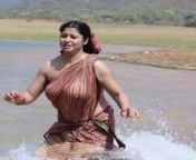 dr e0apwaaap sp.jpg from indian anuty bathing