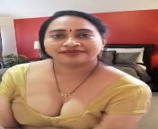 esaxzbjw8aumjvr.jpg from indian old aunty hot cleavage