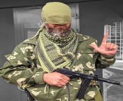 a pro ukrainian chechen volunteer with a borz submachine gun v0 1nrc0iljvam91 jpgautowebps0afec6ba924b1ee38ed3406d0f710e84e07cde86 from borz