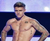 ae4921f60902f4f12d56777af19b5e4403 05 justin bieber shirtless rsquare w400.jpg from jestin nude