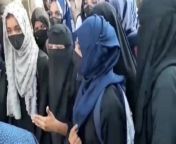karnataka hijab rowinformation about muslim girls protesting was shared on social media after it 425x240.jpg from मुस्लिम बुल्ला पुच्ची झवाझवी व्हिडीओज