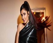katrina kaif in this backless outfit wild undone hair flaunting her nked curves might not say but is still screaming i know you want it 001 768x403.jpg from katrina ked sexhaxnozabonu sex