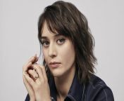 200121 starz lizzy caplan lizzy 009.jpg from when even your co actress is surprisedcontent in the comments