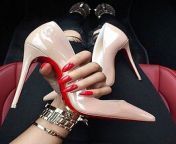 scarpe con i tacchi louboutin mamme a sp.jpg from shemalen