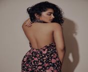 actress anupama parameswaran poses in a hot sexy backless dress 3.jpg from anupama praveshwaran armpit
