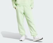 all szn fleece loose pants green iw1287 21 model.jpg from jnv67