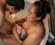 nurturingbirthdoulaphotography waterbirth 4x3.jpg from nudity vaginal birth