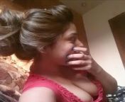 indian college girl deep downblouse.jpg from indian college upskirt boobs cleavage